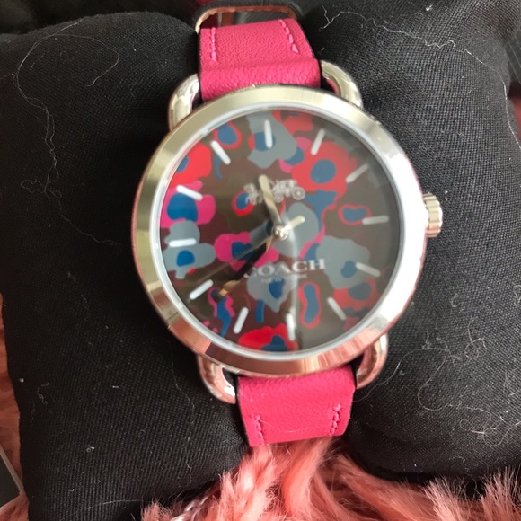 Coach W1546 14502864 LEX  Pink Leather Strap Watch - Picture 6 of 9